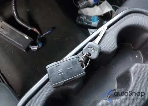 2016 Chevrolet Silverado 1500 1Lt из США, поврежденный, VIN 3GCPCREC8GG298414